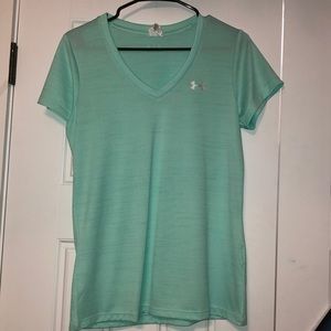 Women’s under armour heat gear mint v neck